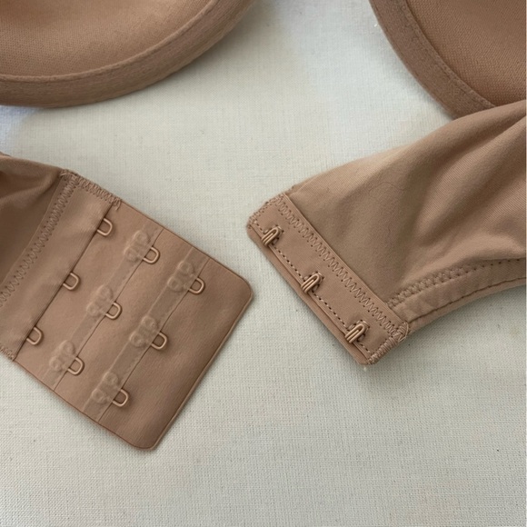 Skims Fits Everybody T-Shirt Bra in Clay - Picture 11 of 15